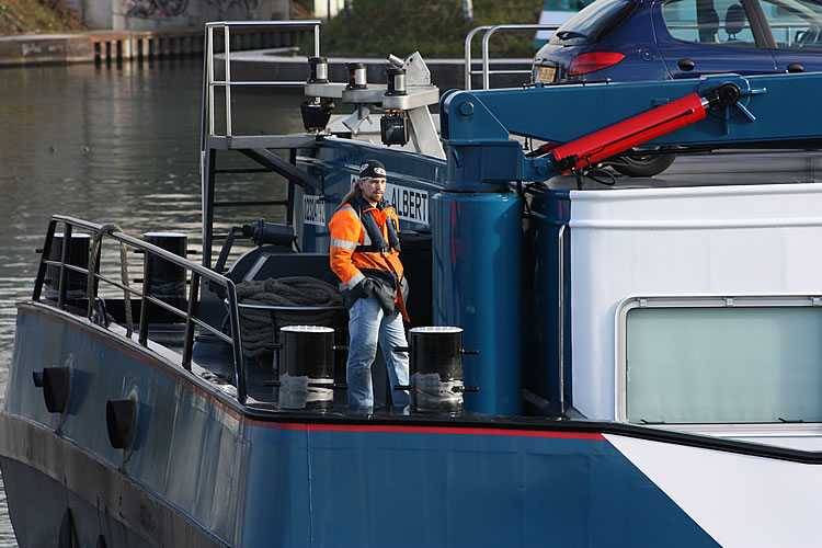 Vervoer Via Kustwateren En Binnenvaart Heeft Veel Voordelen Ten